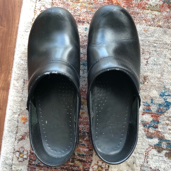 Black Dankso Clogs size 37 - SOLD - Picture 2 of 5